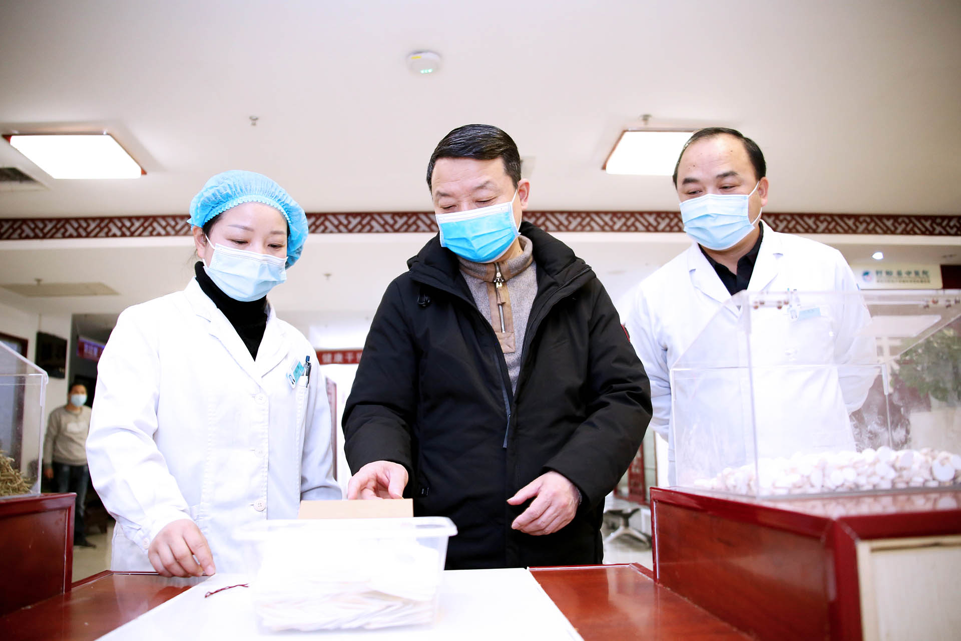 省中医药发展研究中心主任黄亚博 (4) 拷贝.jpg 省中医药发展研究中心主任黄亚博 (4) 拷贝.jpg